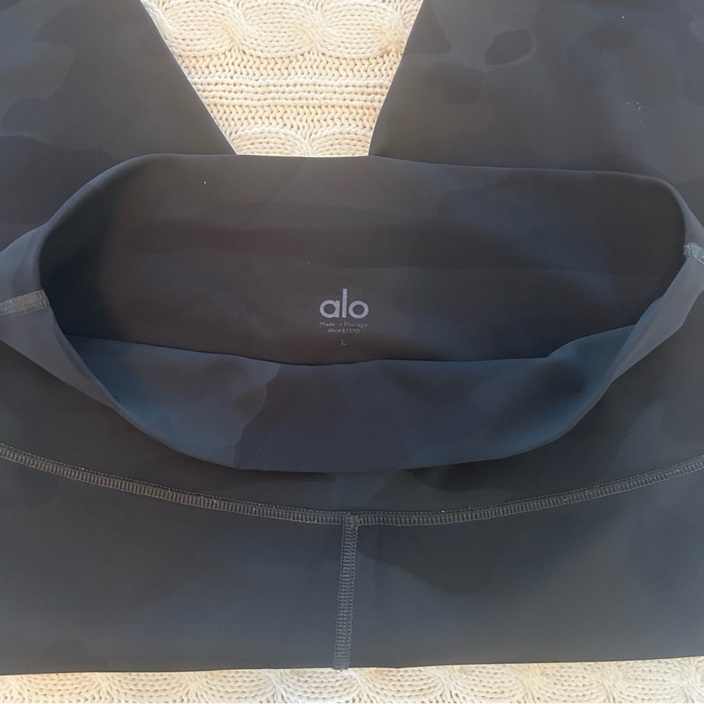 ALO Yoga Charcoal Camouflage Leggings